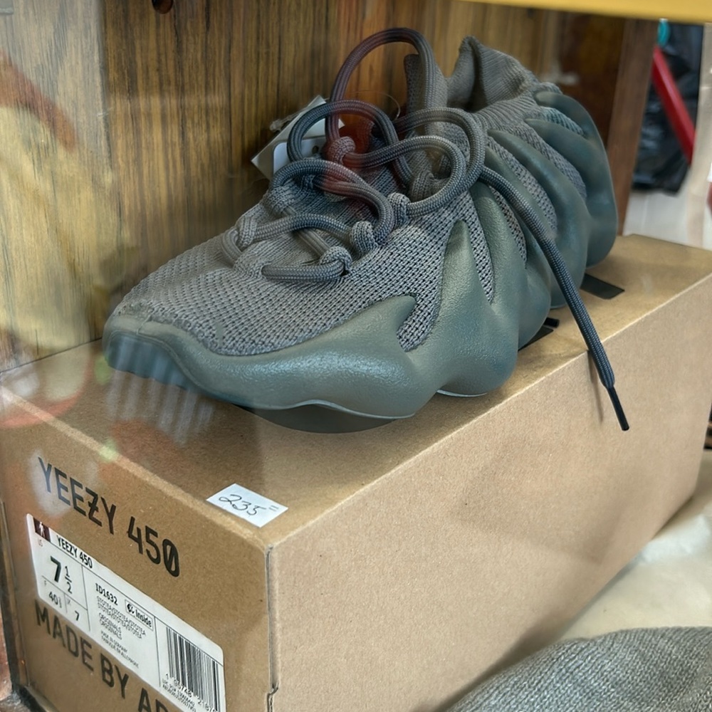 yeezys
